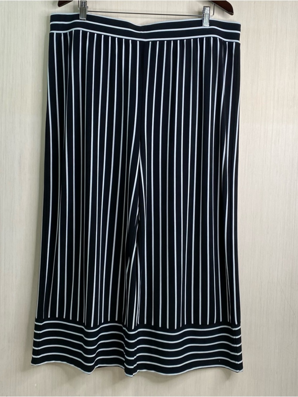 Studio Denim & Co Women’s Cropped Wide Leg Black/White Vertical Stripe Pants 1X